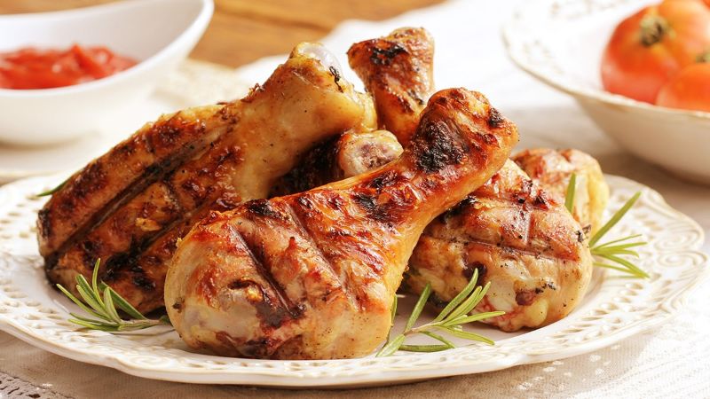 Copanele De Pui Cu Piele, La Rotisor