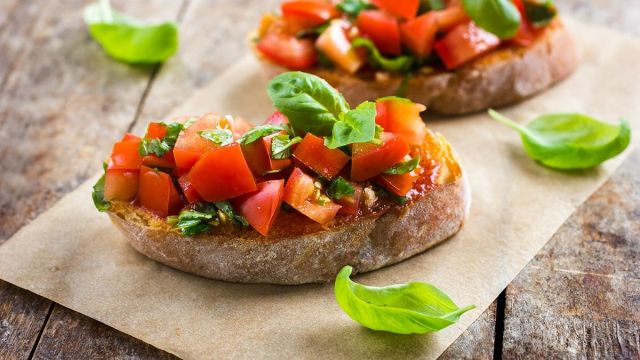 Reteta Bruschetta Cu Rosii Si Busuioc