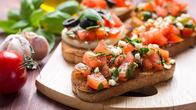 Reteta Bruschetta Cu Rosii Si Usturoi