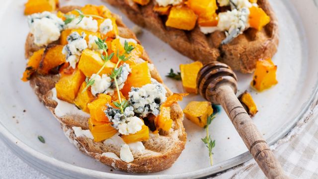 Reteta Tartina Cu Dovleac Si Blue Cheese