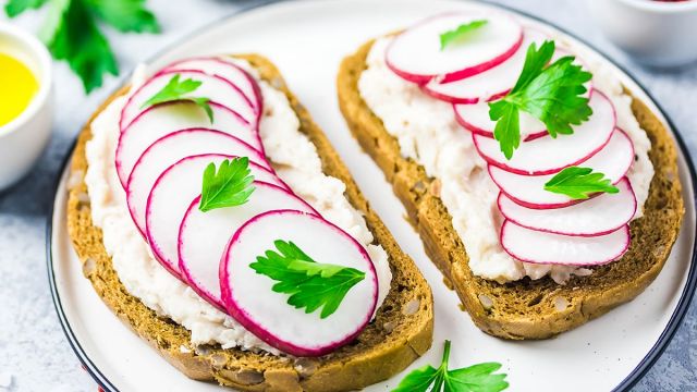 Reteta Tartina Cu Branza Si Ridichi