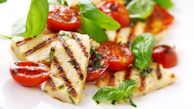 Reteta Haloumi Si Rosii Grill