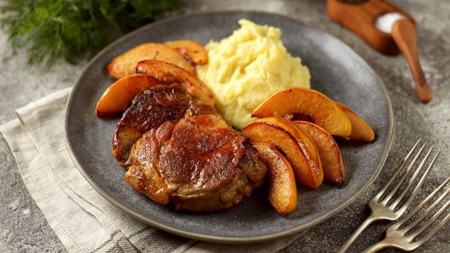 Reteta Ceafa De Porc, Gutui Si Piure Din Cartofi