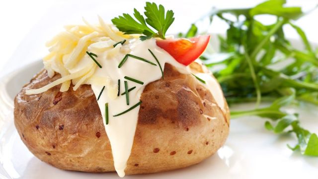 Reteta Cartofi Copti Cu Smantana Si Marar