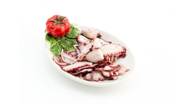 Reteta Carpaccio De Caracatita Cu Salata De Apio Si Dressing De Lime Cu Rodie